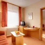 Konukevi Flair Zum Hirsch 3*