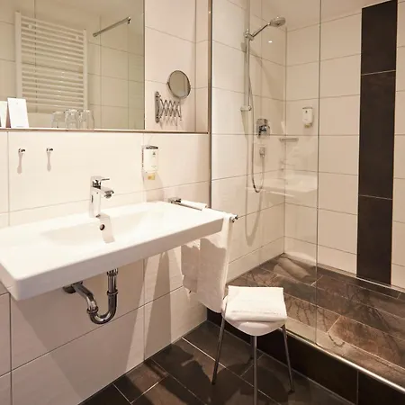 Flair Zum Hirsch בית הארחה 3*