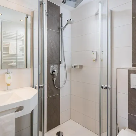 弗莱尔酒店-盖斯霍夫伦姆赫希 招待所 3*